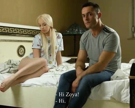 Смотреть порно: Симпотная девушка продала целку и чпокнулась с умелым парнем перед камерой