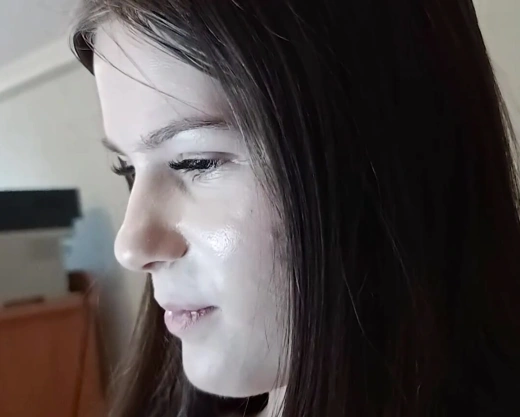 Смотреть порно: Лучшая подруга пришла посмотреть фильм, а все закончилось сексом