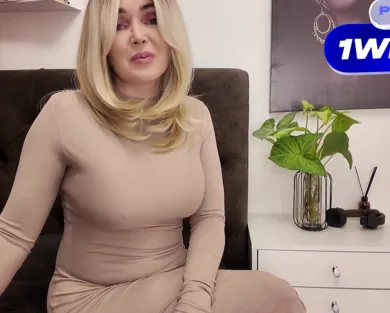 Смотреть порно: Тетя-милфа неожиданно зашла в гости