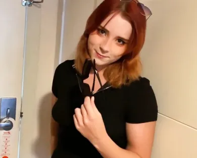 Смотреть порно: Придумала повод, чтобы возбудить незнакомца и заняться с ним сексом