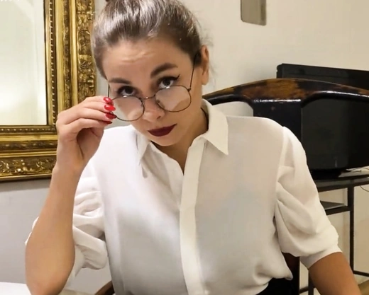 Смотреть порно: Русская училка не научила английскому, ну хоть потрахались