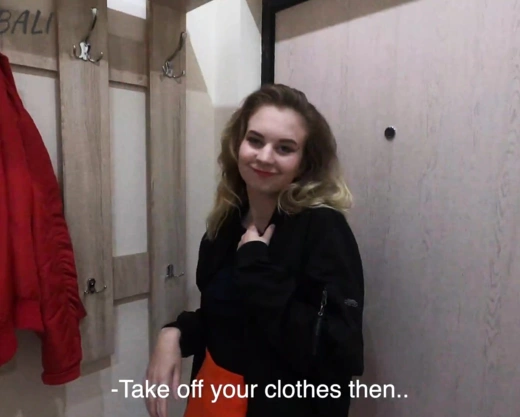 Смотреть порно: Набухалась и зашла к подруге соблазнять ее мужа на секс