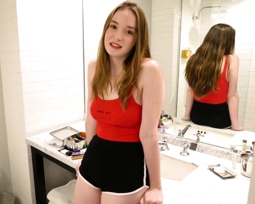 Смотреть порно: Секс с скромной девушкой 19 лет во все молодые дырочки - HD порно видео!