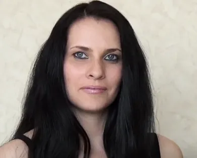 Смотреть порно: Кенты Вудмана ебут женщину в пизду и жопу и далают из нее блядь