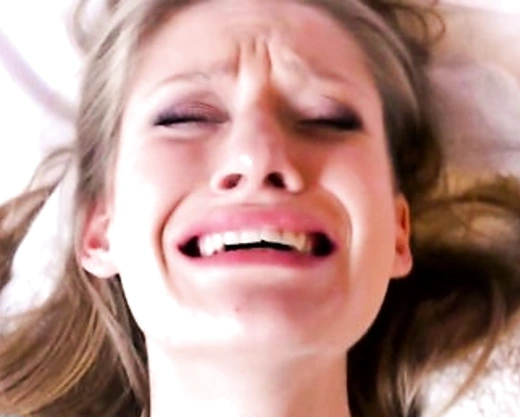 Вудман не жалеет, а трахает молодую порноактриссу даже когда она хочет поспать