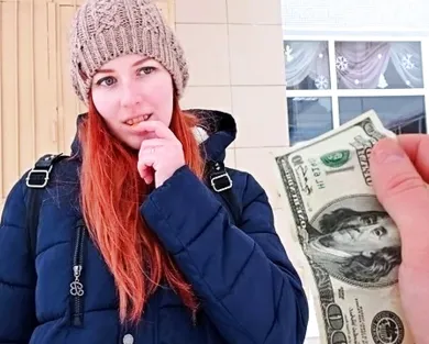 Смотреть порно: Предложил русской студентке секс за доллары и она повелась