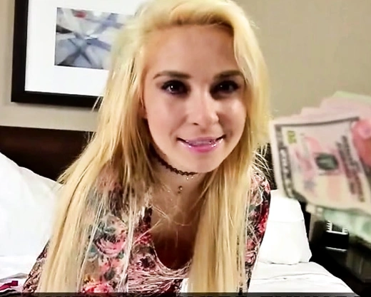 Смотреть порно: Порно кастинг и секс за деньги на камеру