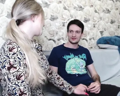 Смотреть порно: Сестра предложила брату минет и он не смог отказать