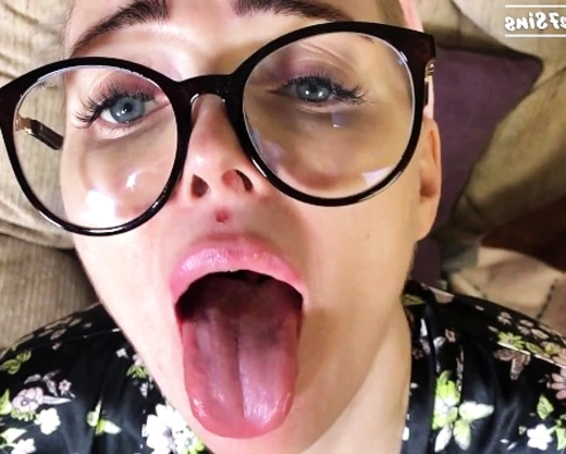 Смотреть порно: Кончил в рот русской училке на занятии по английскому