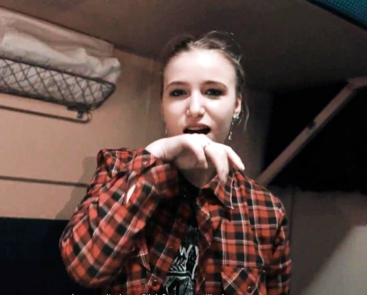 Смотреть порно: Секс в поезде с русской девушкой - русское порно с диалогом!