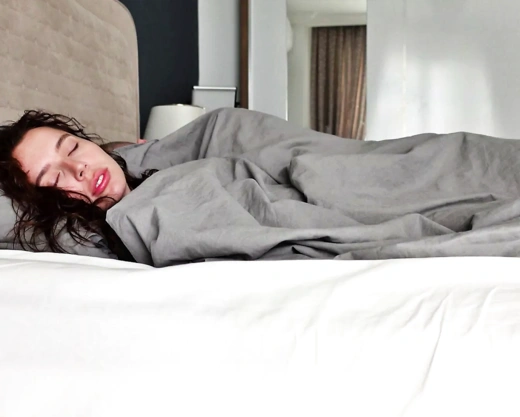 Смотреть порно: Утренний секс закончился спермой внутрь сексуальной брюнетки