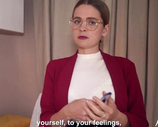 Смотреть порно: Русская женщина психолог делает свою работу и занимается домашним сексом на отлично