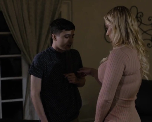 Смотреть порно: Рикки шпилит свою зрелую-похотливую мачеху