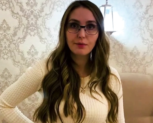 Смотреть порно: Русская мачеха помогла пасынку избавится от недотраха