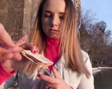 Смотреть порно: Пригласил студентку на порно кастинг и она согласилась