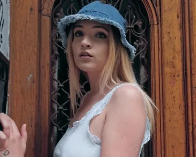 Смотреть порно: Мы ищем таких красивых девушек как ты