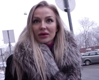 Смотреть порно: Женщина повелась на пикап незнакомца